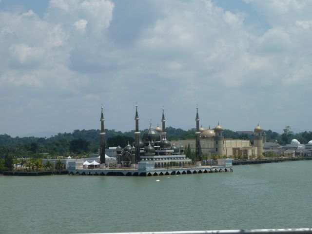 Kristall-Moschee in Kuala Terengganu.